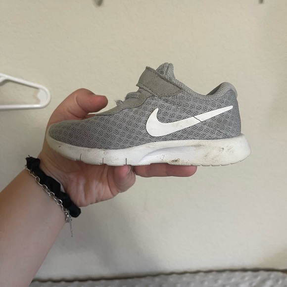 Grey Nike Running shoes - Picture 3 of 4